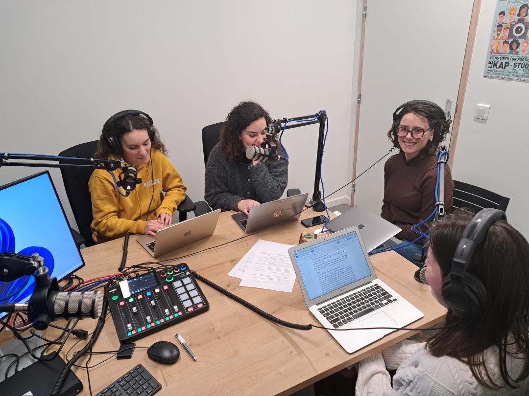 Les cr��atrices : Estelle Bechade, Lilou Grandadam Mace, Isabelle Merat, Camille Planchon, Fantine Visserias